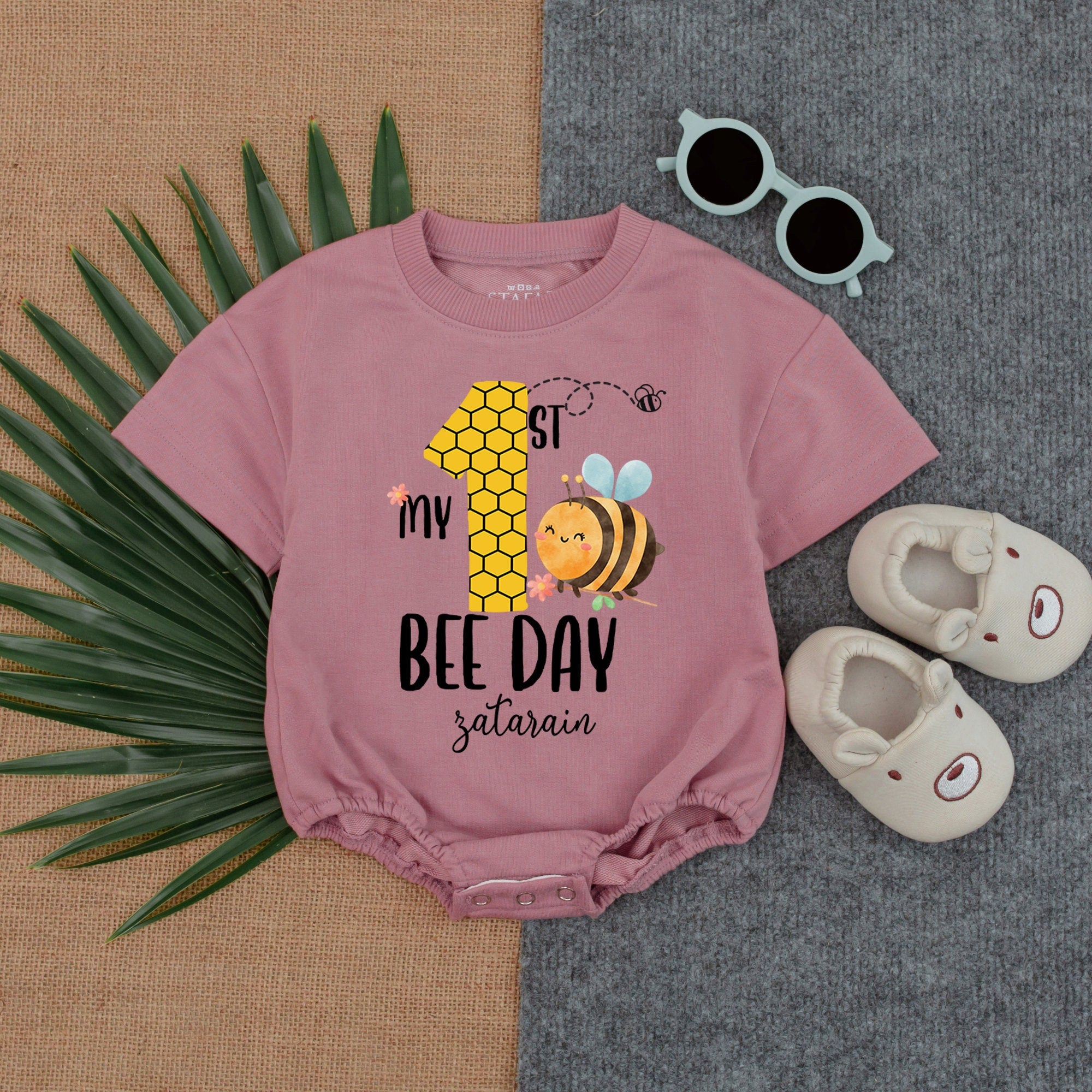 Custom My 1st Bee Day Baby Romper Cute Honeycomb and Smiling Bee First Birthday Outfit Soft Cotton Infant Bodysuit Boy Girl Celebration