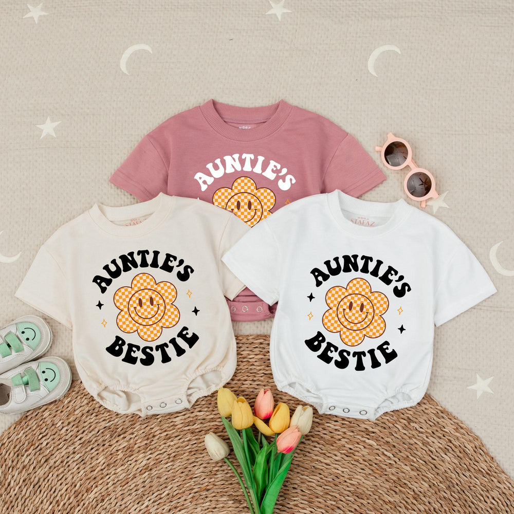 Auntie’s Bestie Baby Romper with Retro Smiley Flower Preppy Design, Soft Cotton Outfit for Baby Girl, Cute Auntie Gift Birthday Clothes