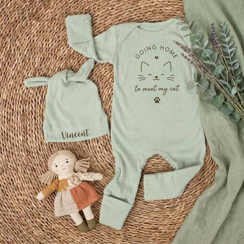 Custom Baby Coming Home Outfit with Cat Design, Ribbed Cotton Bodysuit & Hat Set, Newborn Gift for Cat Lovers, Personalized Baby Clothes
