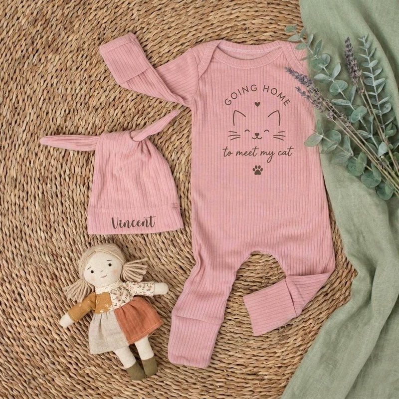 Custom Baby Coming Home Outfit with Cat Design, Ribbed Cotton Bodysuit & Hat Set, Newborn Gift for Cat Lovers, Personalized Baby Clothes