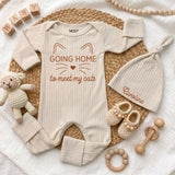 Custom Going Home to Meet My Cats Baby Bodysuit Set with Hat, Soft Cotton Newborn Outfit for Cat Lovers, Perfect Baby Shower Gift