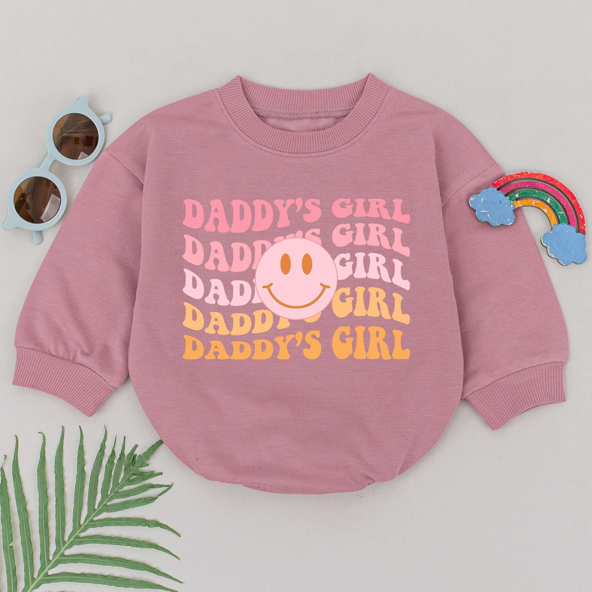 Daddy's Girl Baby Romper with Wavy Text and Smiling Face Graphic Cute Newborn Outfit for Girls Vibrant Colors Perfect Father's Day Gift