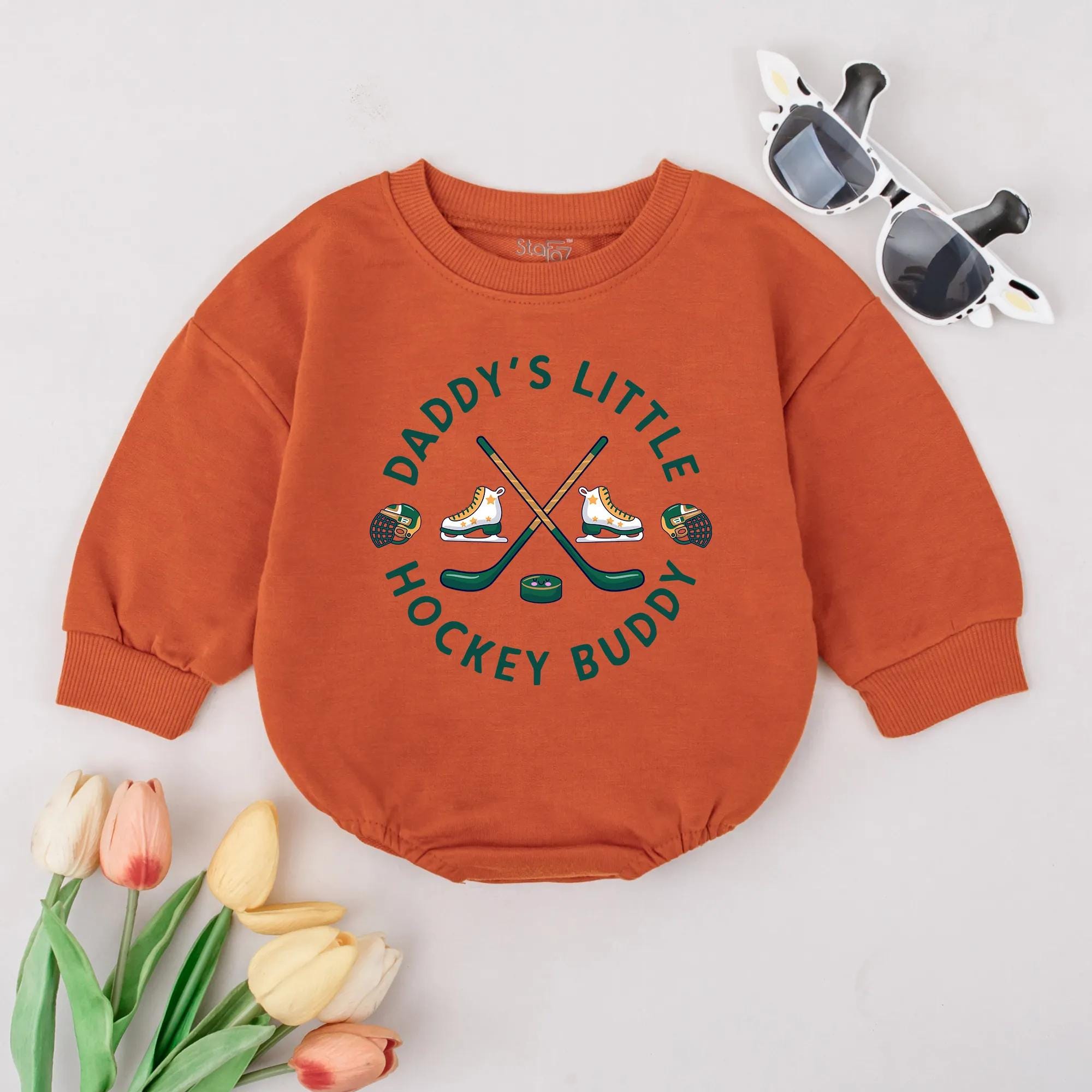 Daddy’s Little Hockey Buddy Romper Future Player Outfit Soft Baby Clothes Fun Green Skates Puck Gift for Boys Sporty Design