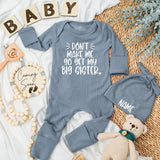 Funny Big Sister Baby Bodysuit Playful Text Outfit Custom Infant Romper Black Whimsical Font Newborn Gift Soft Cotton Comfortable Wear