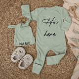 Hi I’m New Here Personalized Baby Bodysuit and Hat Set Gender Neutral Newborn Coming Home Outfit Soft Cotton Design for Boy or Girl