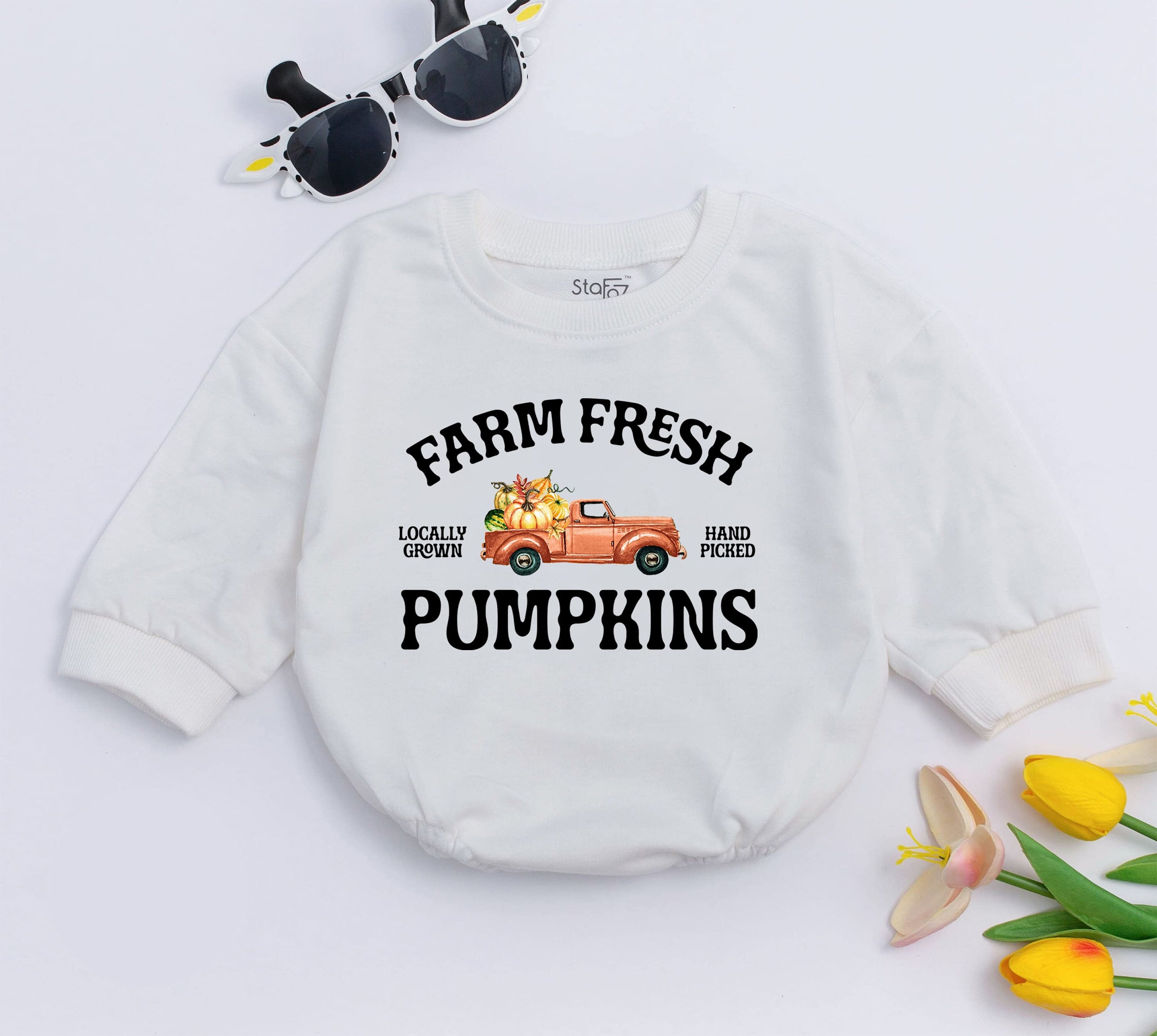 Farm Fresh Pumpkins Baby Outfit Vintage Red Truck Design Cozy Autumn Romper Soft Cotton Pumpkin Patch Bodysuit for Infant or Toddler