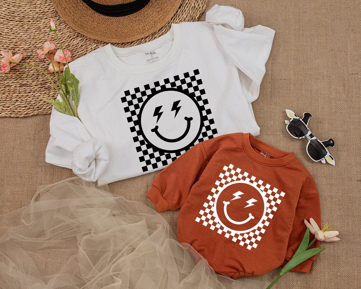 Smiley Family Matching Retro Sweatshirt - Twinning Fun