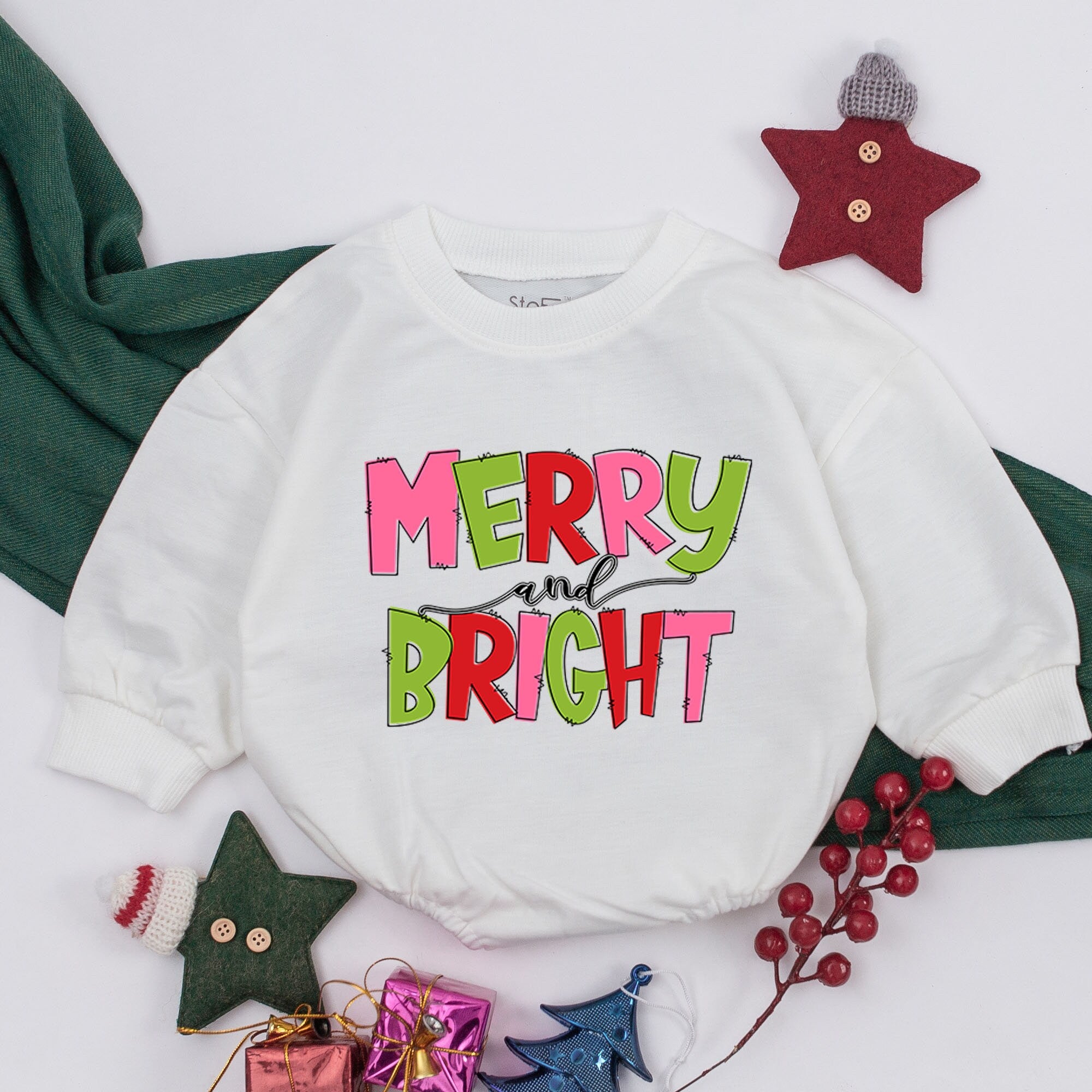 Merry and Bright Baby Romper Christmas Outfit Infant Holiday Clothes Soft Cotton First Xmas Gift Custom Name Red Green Festive Design