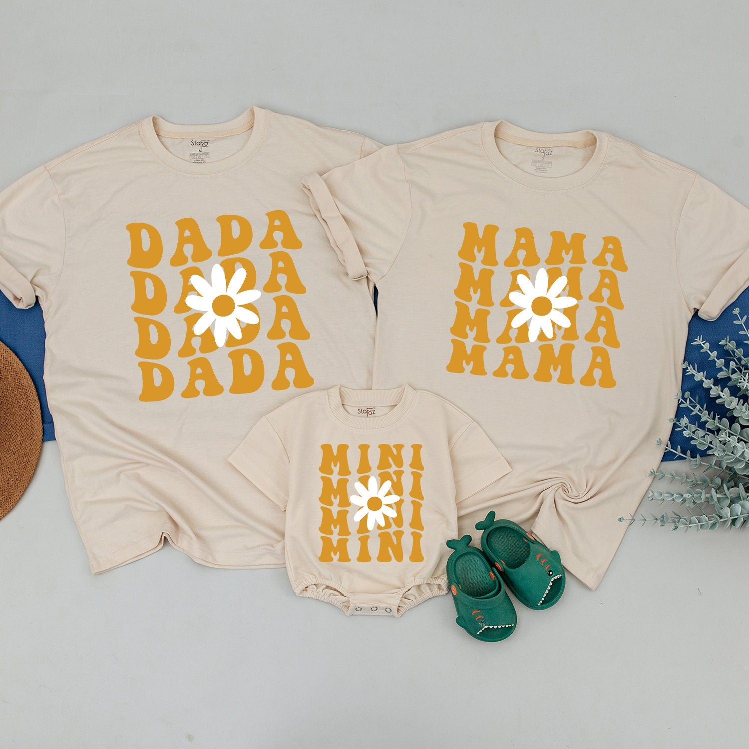 Retro Mama and Mini Matching Daisy Shirts Vintage Family Set Custom Names Soft Cotton Outfit Mother Daughter Gift