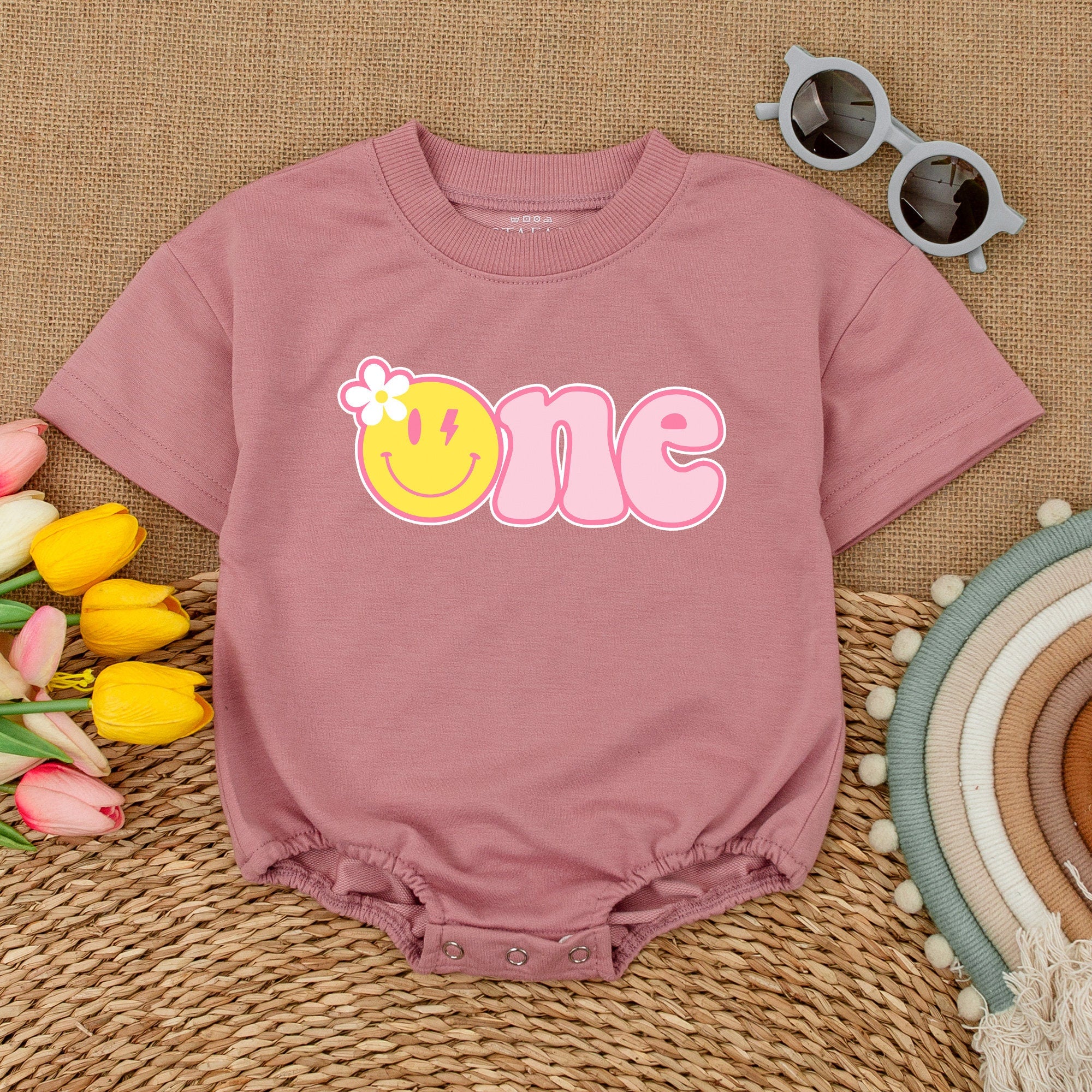 One Happy Girl Birthday Romper with Smiley Face and Daisy Design Baby Celebration Outfit Soft Pink Cotton Cake Smash Suit
