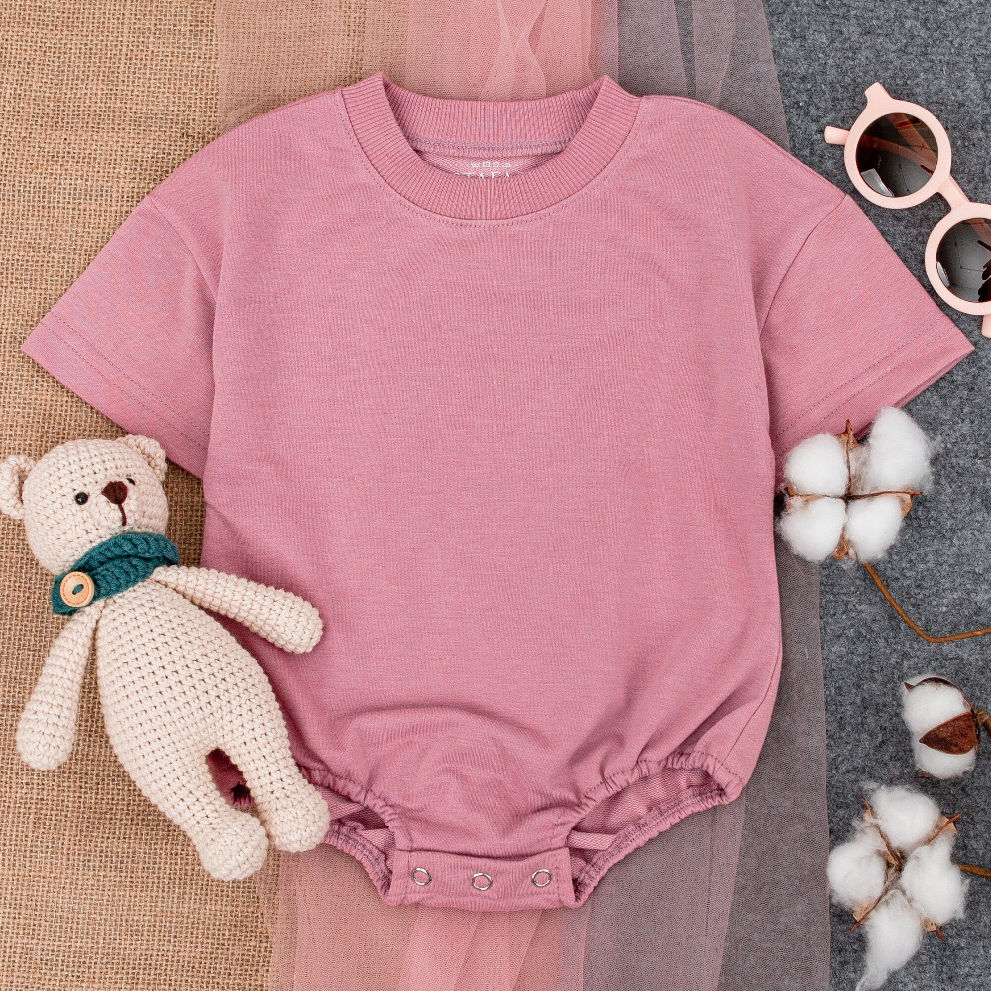 Custom Design Cotton Baby Romper Personalized Infant Outfit Perfect Newborn Gift Soft Short Sleeve Bubble Romper Pregnancy Announcement
