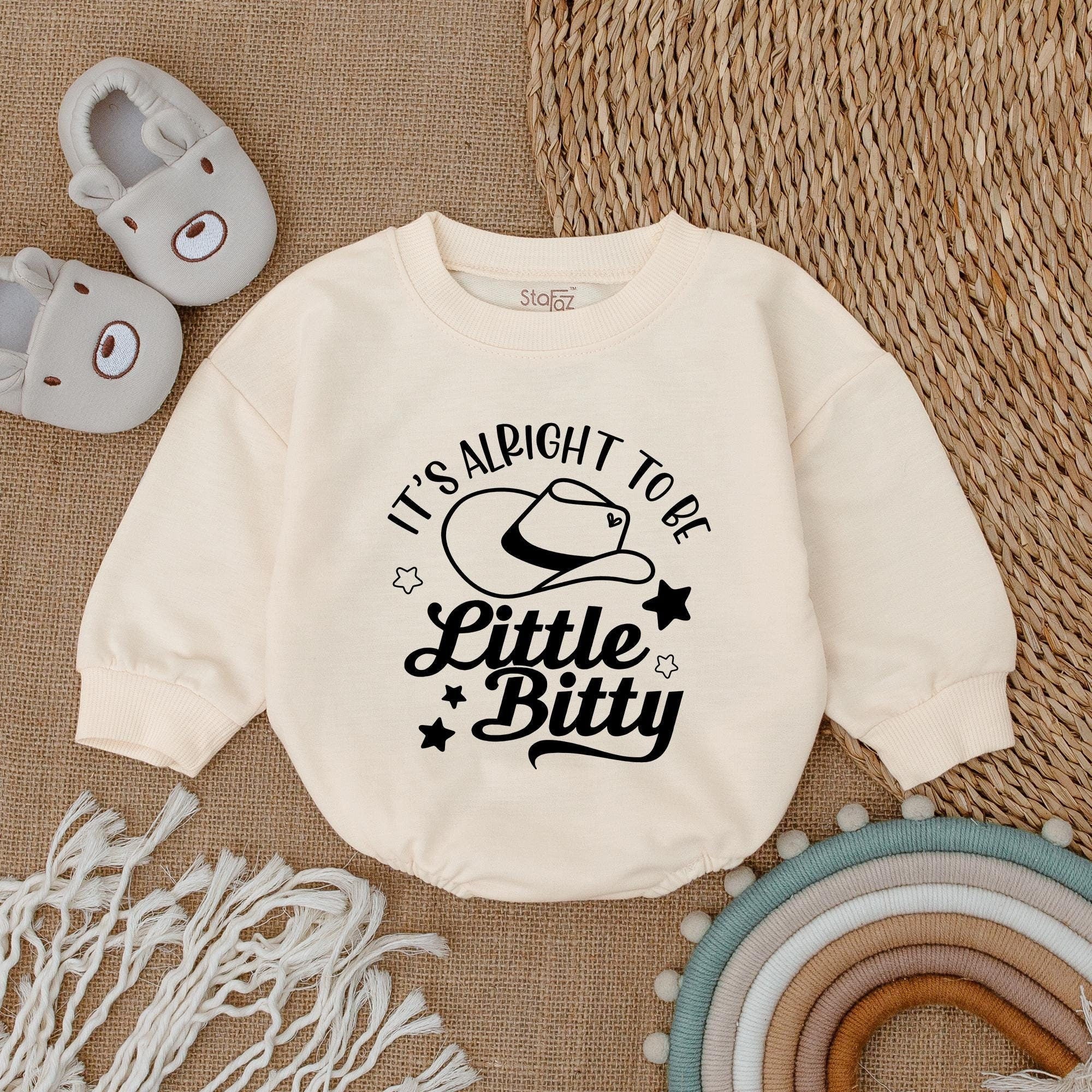It's Alright To Be Little Bitty Cowboy Hat Baby Romper Western Bodysuit Girl Infant Outfit Soft Cotton Fun Design Newborn Clothes