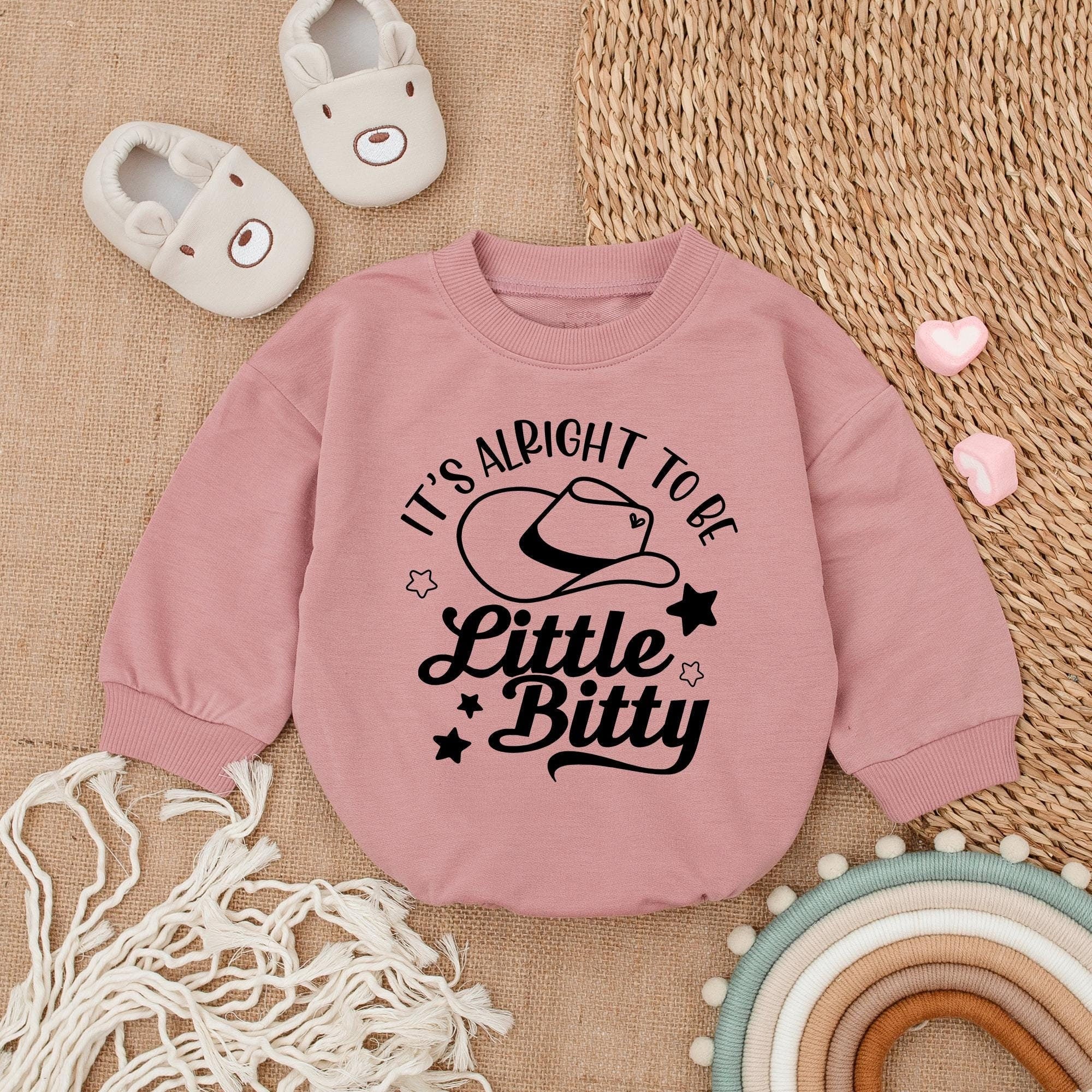 It's Alright To Be Little Bitty Cowboy Hat Baby Romper Western Bodysuit Girl Infant Outfit Soft Cotton Fun Design Newborn Clothes