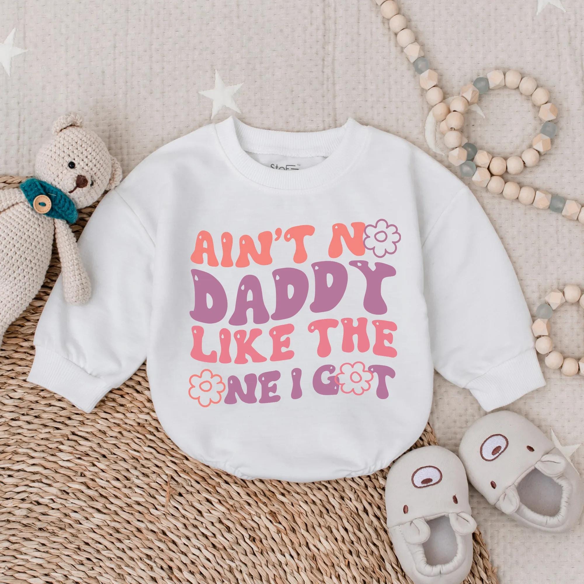 Ain't No Daddy Like Mine Romper Baby Bodysuit Father's Day Gift Soft Cotton Outfit for Newborns and Infants Retro Floral Design