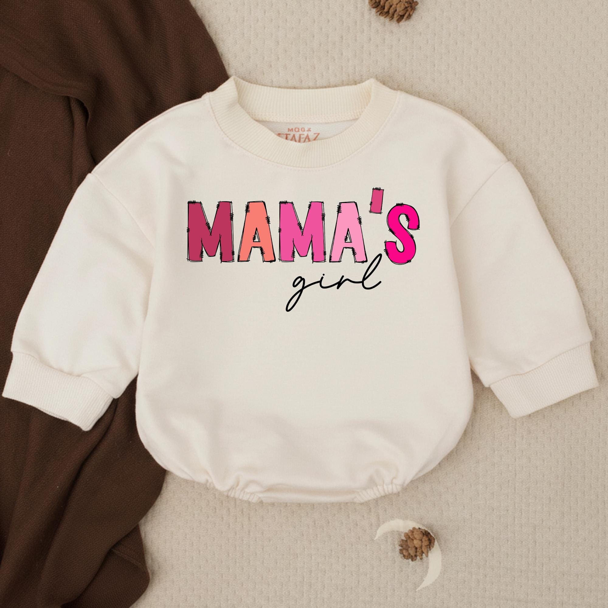 Mama's Girl Bubble Romper with Pink Gradient Text, Long Sleeve Toddler Outfit for Fall, Ultra-Soft Cotton, Perfect Mommy and Me Gift