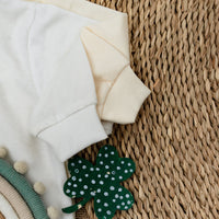 MR Lucky Charm Baby Romper St Patrick's Day Outfit Light Mauve Infant Bodysuit Soft Cotton Festive Shamrock Design Newborn Clothes