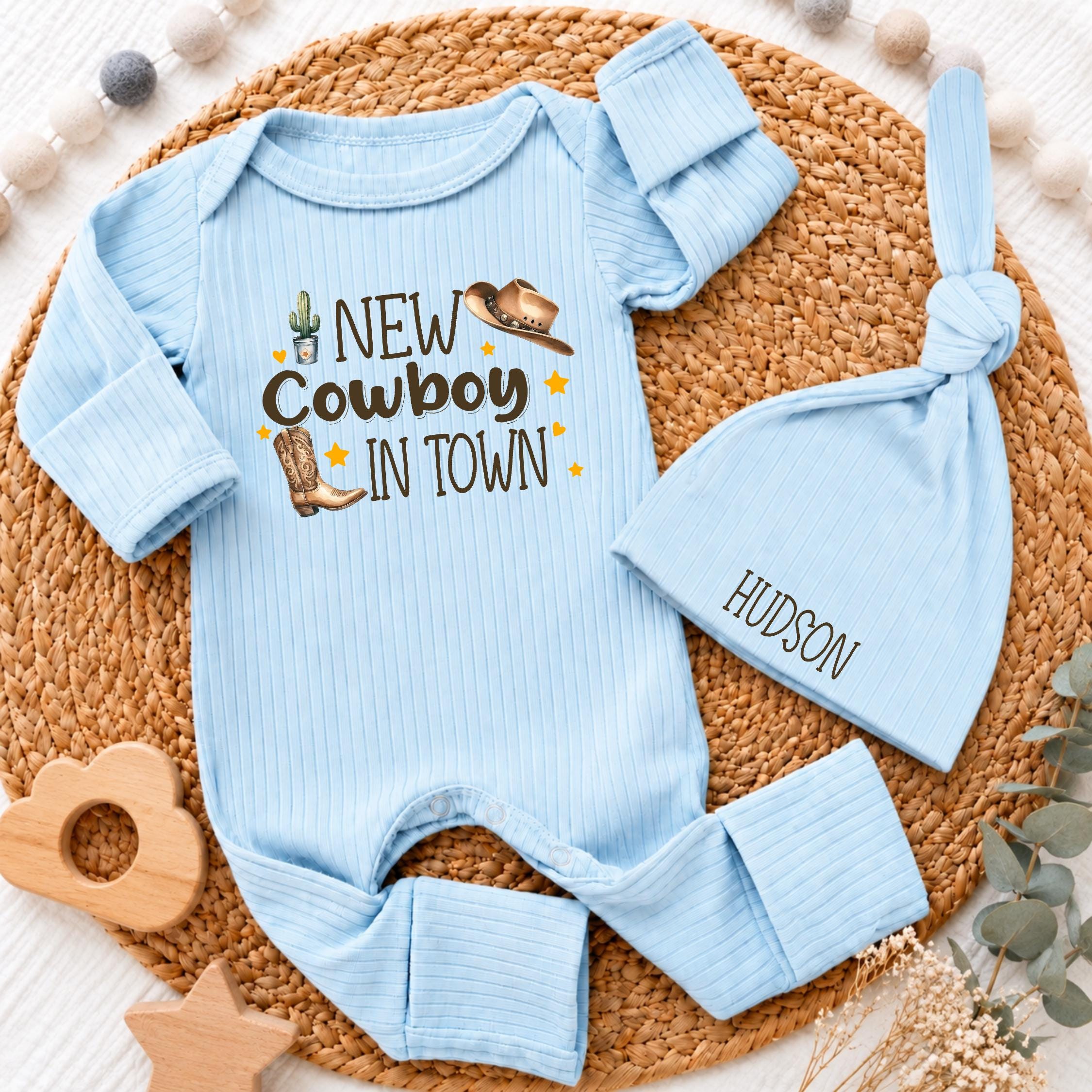 New Cowboy In Town Baby Bodysuit and Hat Set with Custom Name, Boho Western Newborn Outfit, Baby Shower Gift, Coming Home Clothes