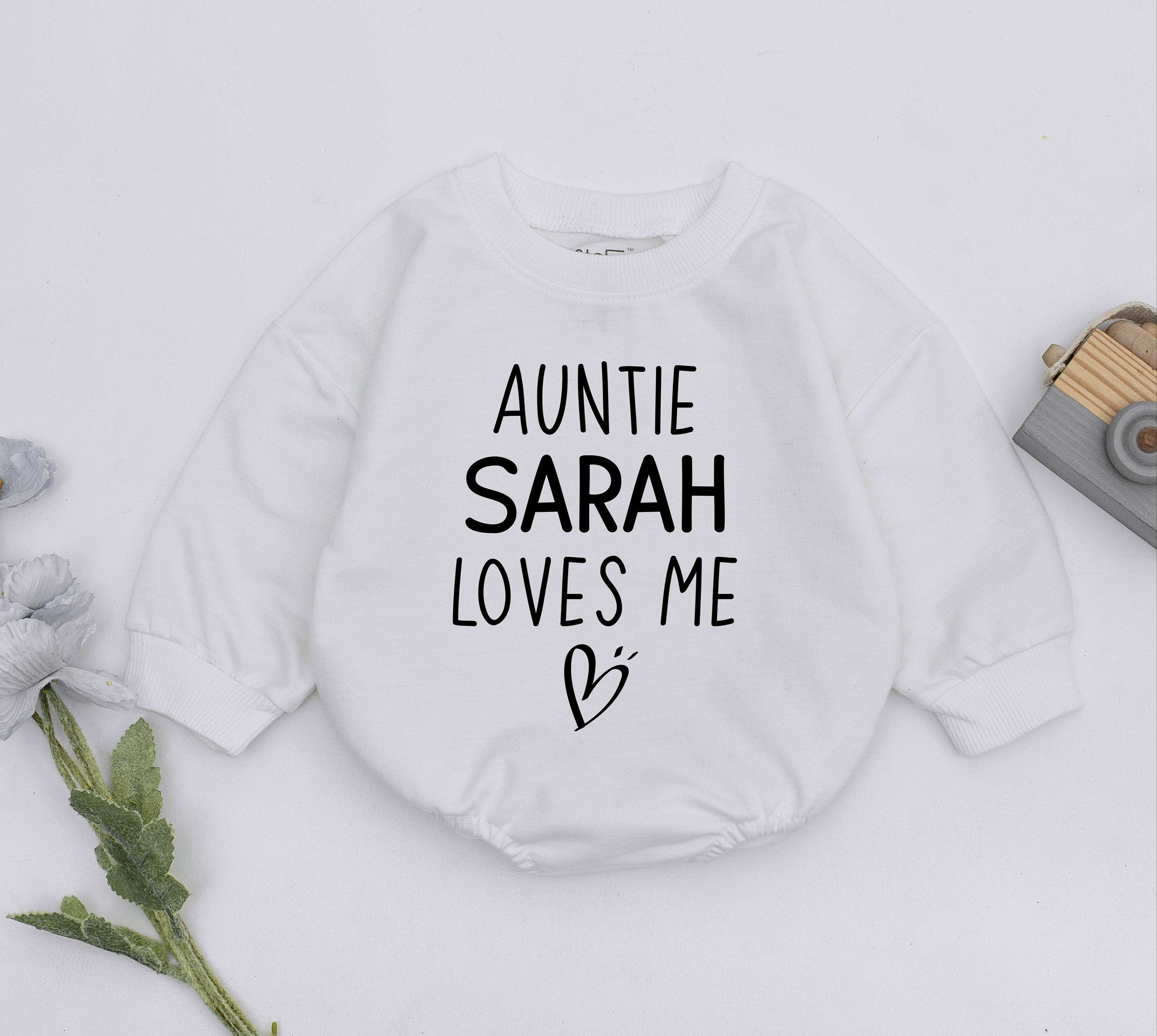 Personalized Auntie Sarah Loves Me Romper Baby Gift with Heart Newborn Outfit for Boys Girls Cotton Soft Infant Clothes Birthday Holiday