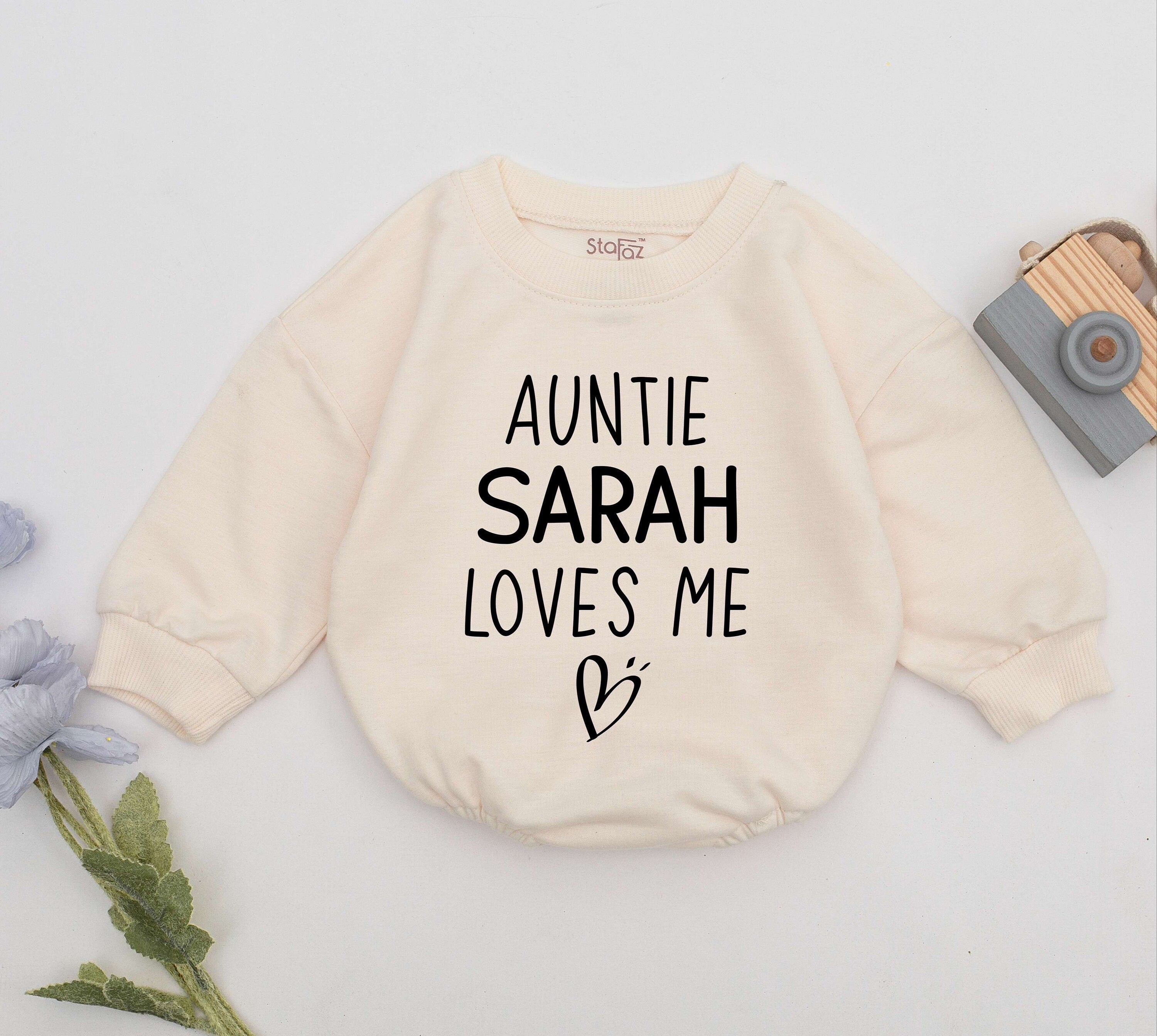 Personalized Auntie Sarah Loves Me Romper Baby Gift with Heart Newborn Outfit for Boys Girls Cotton Soft Infant Clothes Birthday Holiday