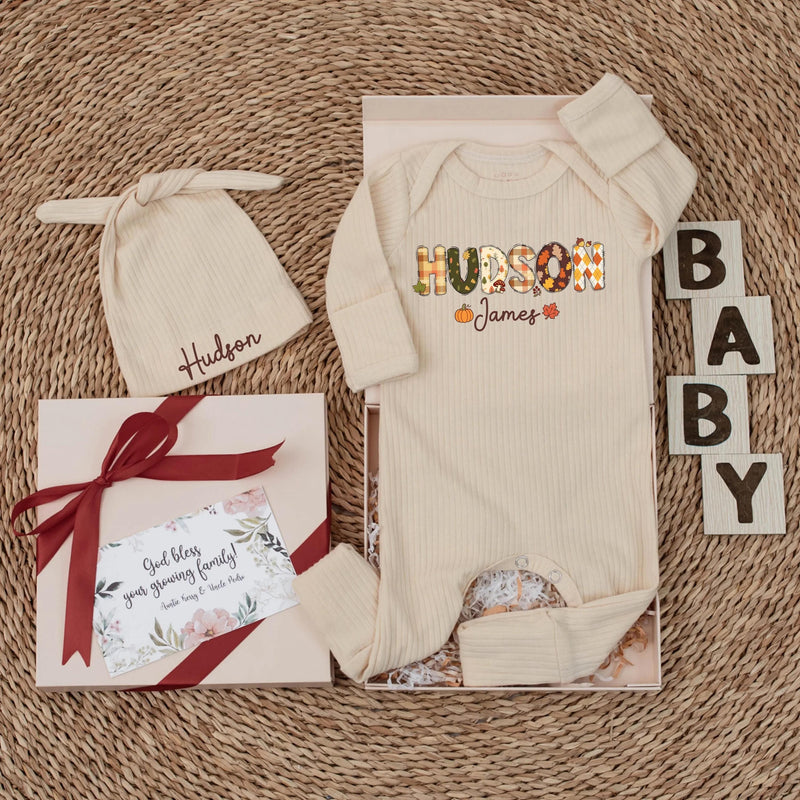 Personalized Baby Bodysuit & Hat Set with Patchwork Pumpkin Name Design, Soft Cotton Fall Outfit for Newborns, Perfect for Autumn Photos