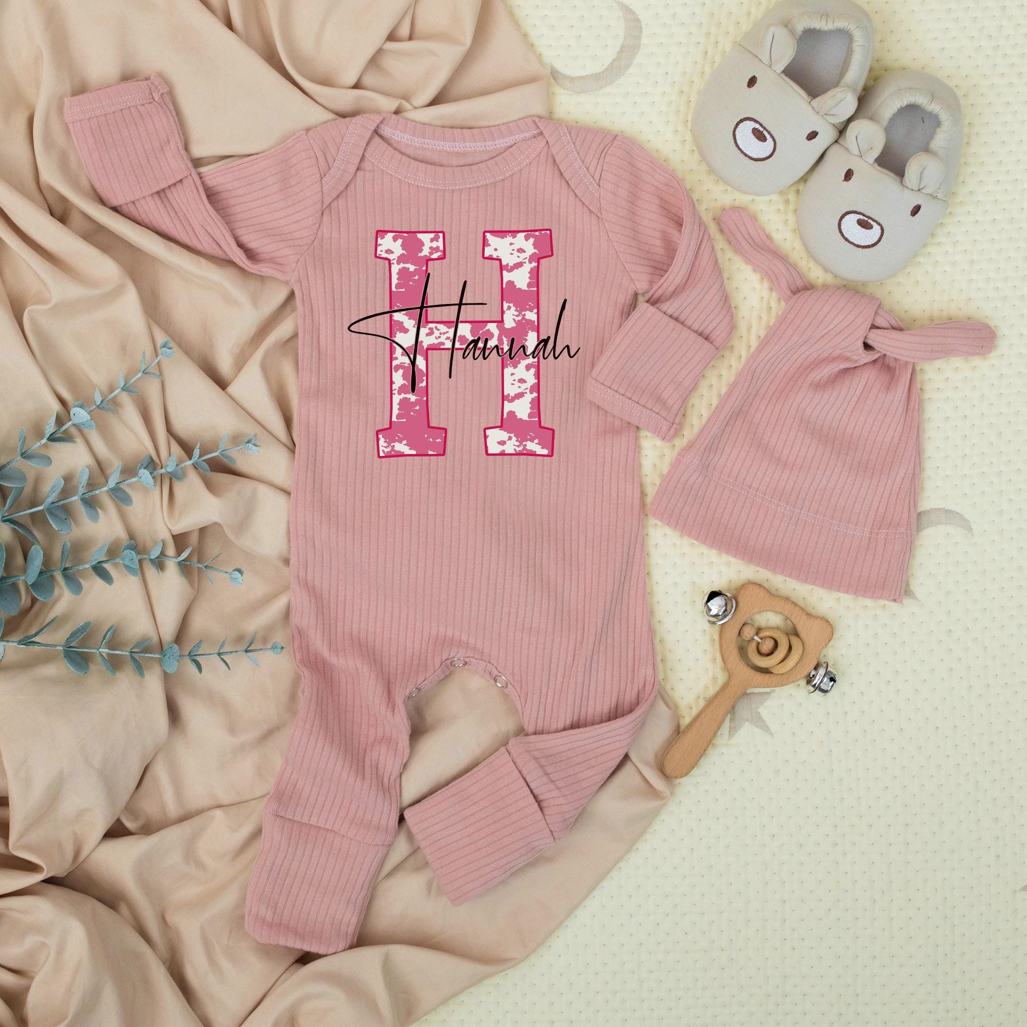Personalized Baby Girl Bodysuit with Pink Cow-Print H Hannah Name Western Outfit Cute Newborn Set Country Baby Shower Gift Cotton Soft