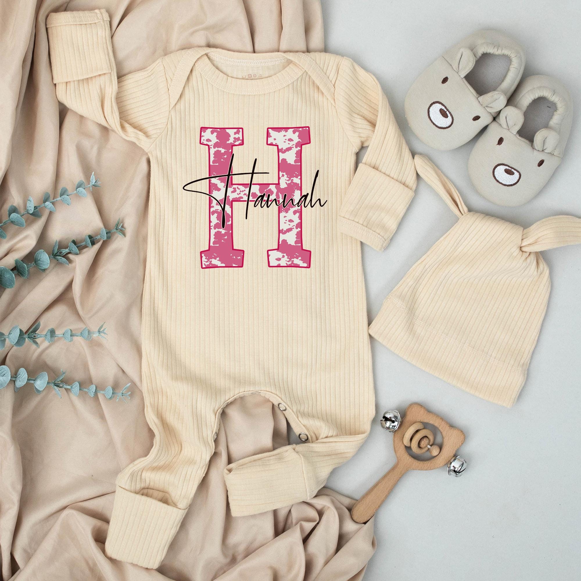Personalized Baby Girl Bodysuit with Pink Cow-Print H Hannah Name Western Outfit Cute Newborn Set Country Baby Shower Gift Cotton Soft