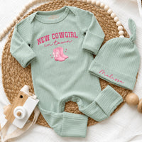 Personalized Baby Girl Bodysuit Set with 'New Cowgirl In Town' Artwork, Soft Cotton Outfit and Hat, Perfect for Western-Themed Baby Gift