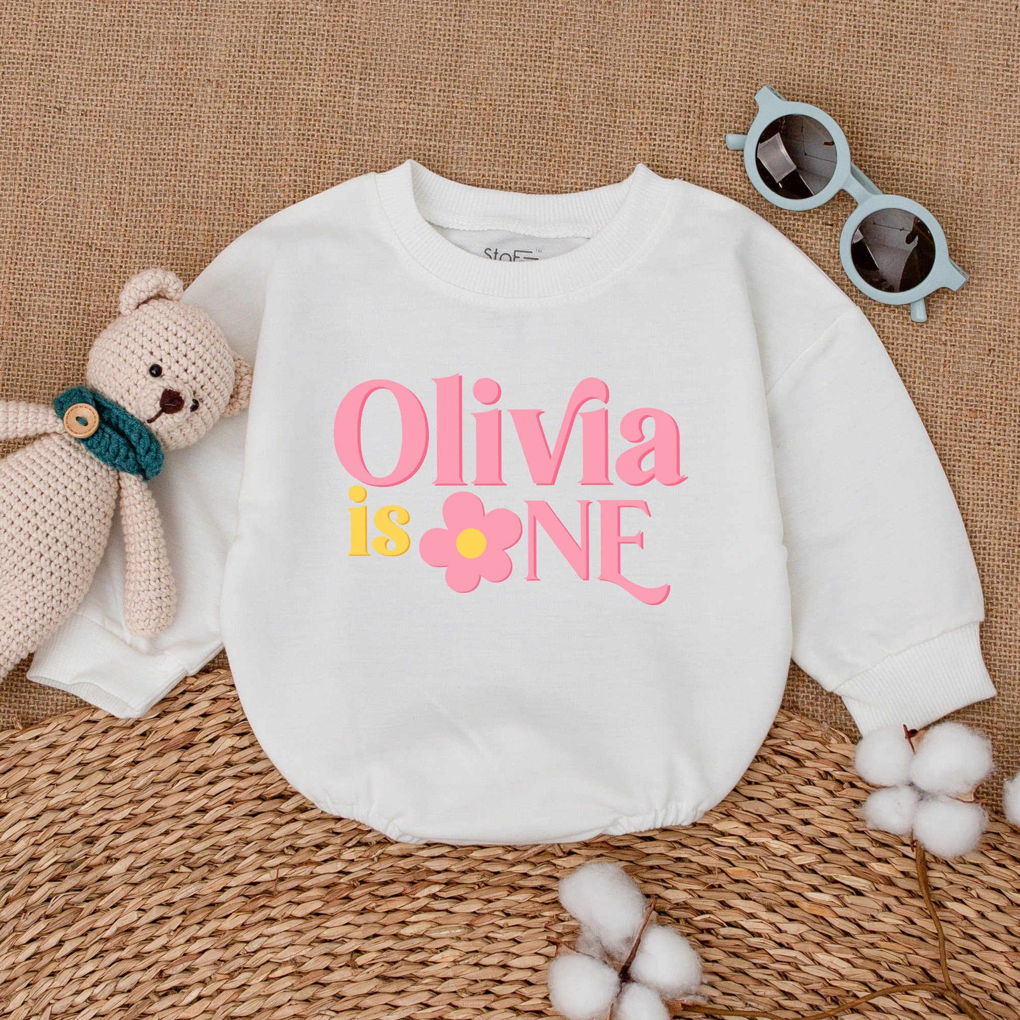 Personalized Baby Girl Romper Camila is ONE Retro Daisy Birthday Outfit Soft Cotton Infant Celebration Clothes First Party Gift