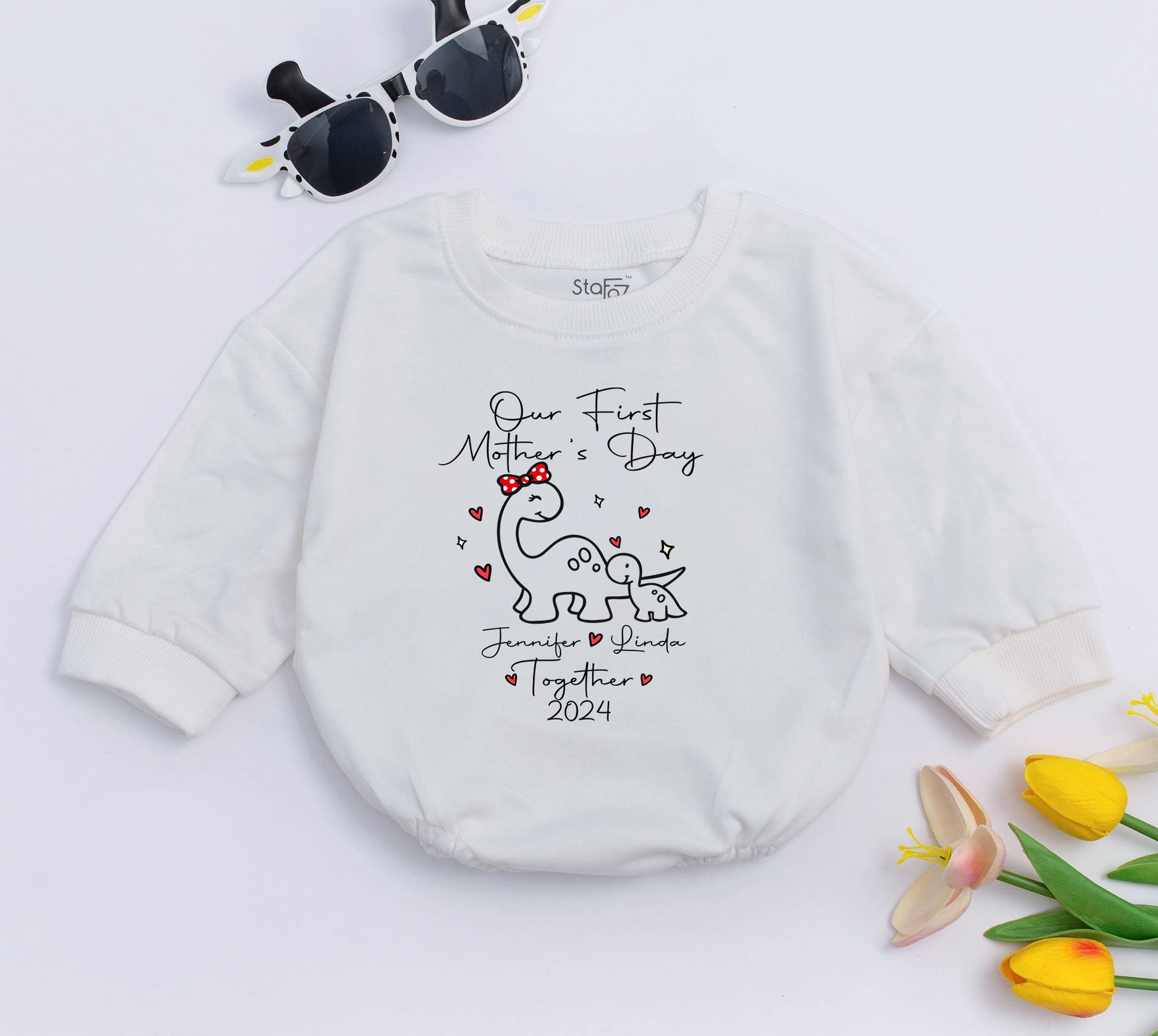 Personalized Baby Romper with Dinosaurs First Mother's Day Outfit Custom Names 2024 Cute Gift for Infant Celebration Soft Cotton