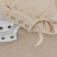 Personalized Baby Romper with Pink Daisy and Emily Name, Cute In My Mama's Girl Era Outfit for Newborns, Gift for Mother's Day or Birthday