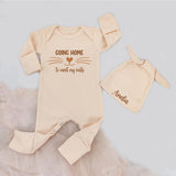 Personalized Going Home to Meet My Cats Baby Bodysuit and Hat Set with Gold Text, Custom Name, Cute Cat Design Newborn Coming Home Outfit