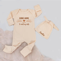 Personalized Going Home to Meet My Cats Baby Bodysuit and Hat Set with Gold Text, Custom Name, Cute Cat Design Newborn Coming Home Outfit
