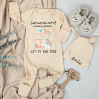 Personalized Just Moved Out of Mom's Place Baby Bodysuit Funny Crib Design Newborn Outfit Soft Cotton Infant Clothes Cute Baby Shower Gift