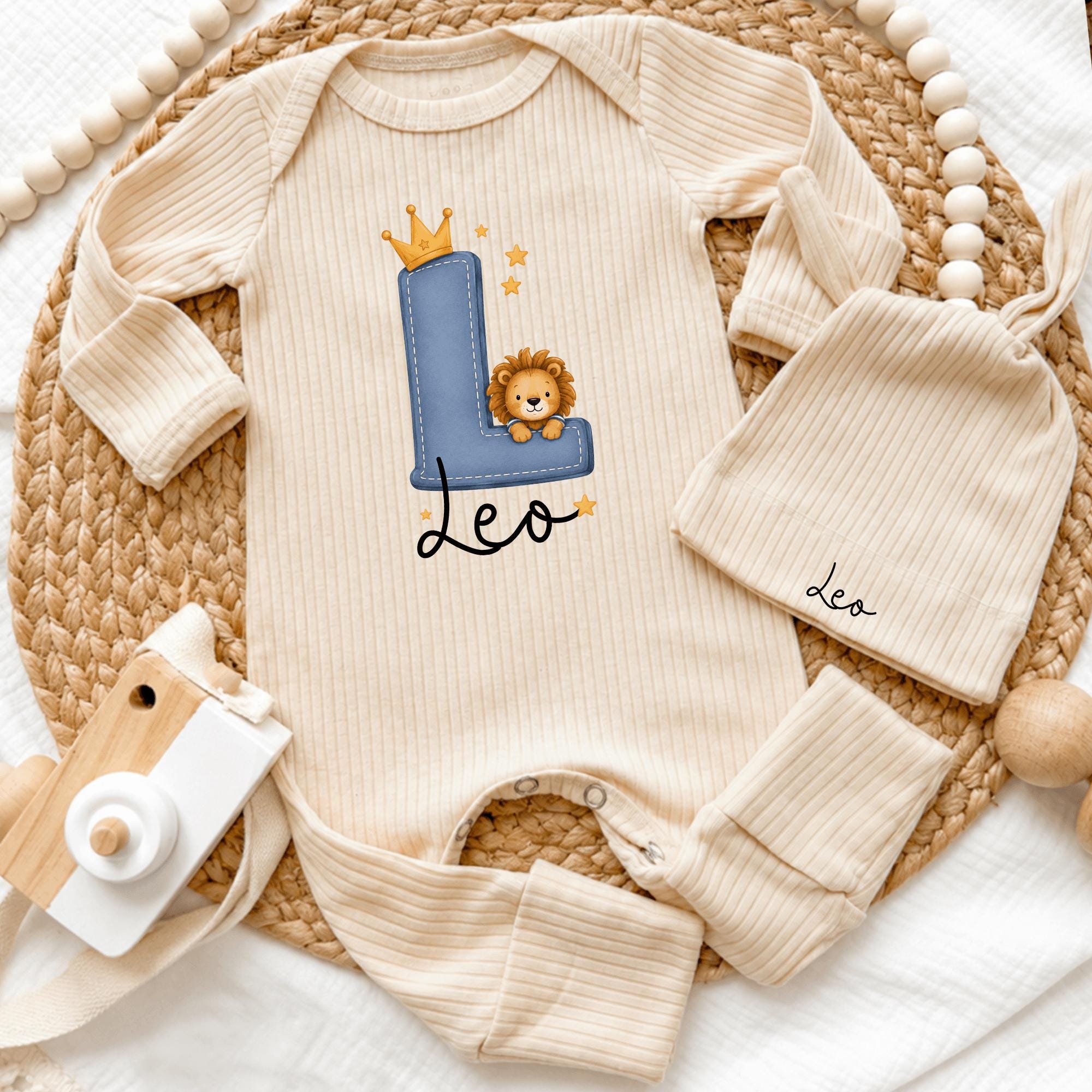 Personalized Lion Baby Name Bodysuit & Hat Set - Soft Cotton Newborn Outfit with Crown Motif, Perfect Coming Home or Baby Shower Gift