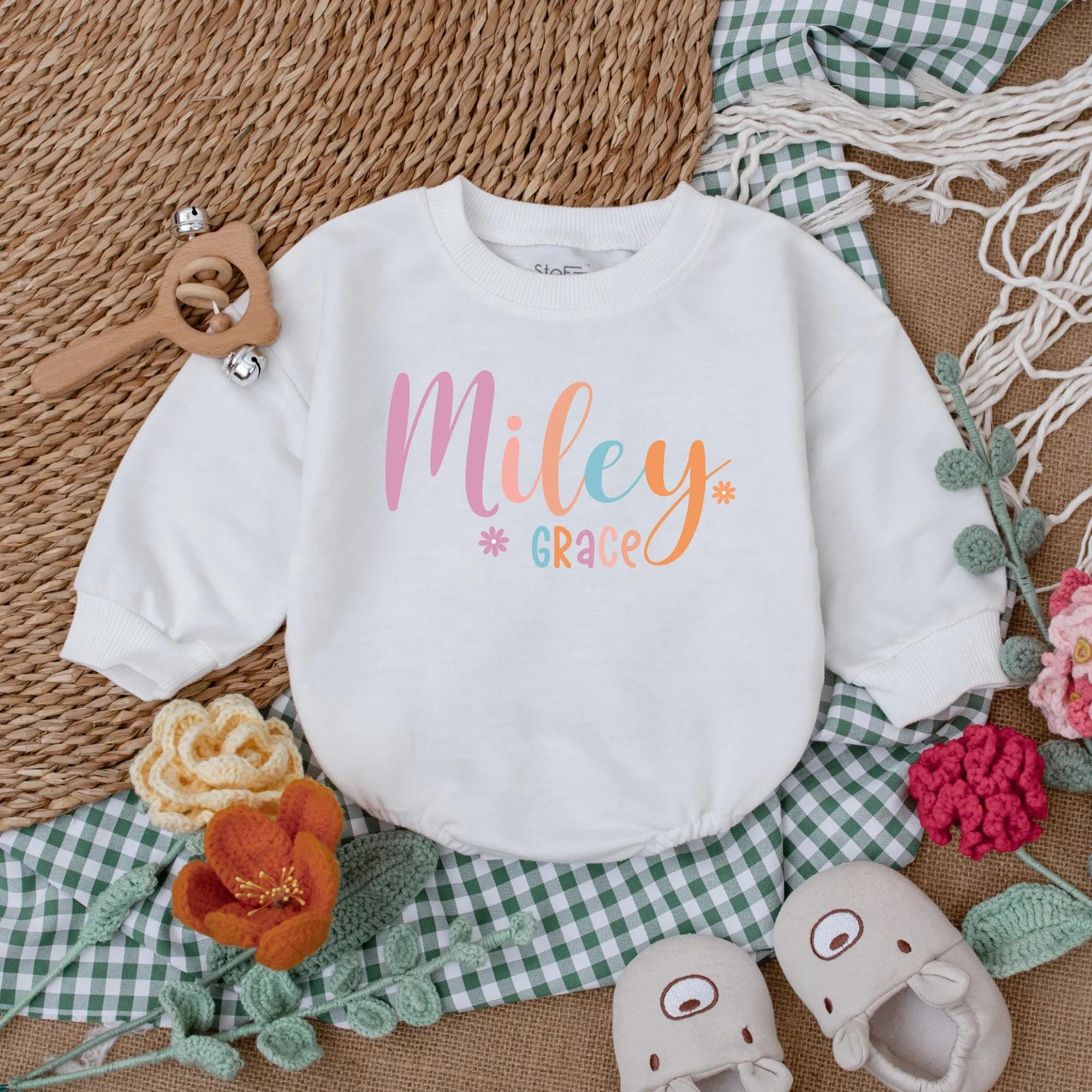 Personalized Miley Grace Baby Romper with Daisies Soft Cotton Baby Girl Outfit Pastel Pink Orange Coming Home Newborn Gift