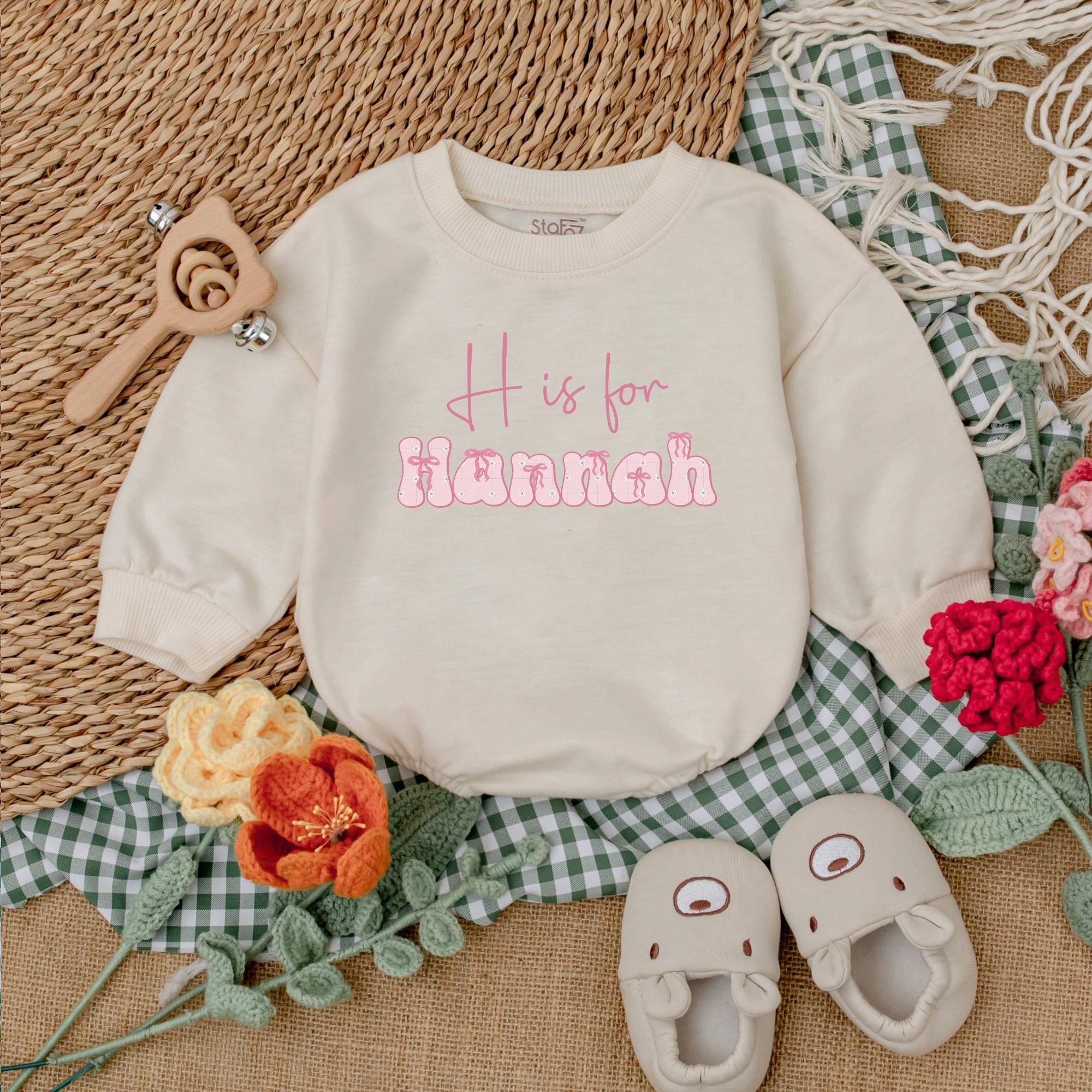 Personalized Pink Baby Girl Romper with Bow Cute Custom Name Bodysuit Newborn Outfit Soft Cotton Playful Hannah Design Gift