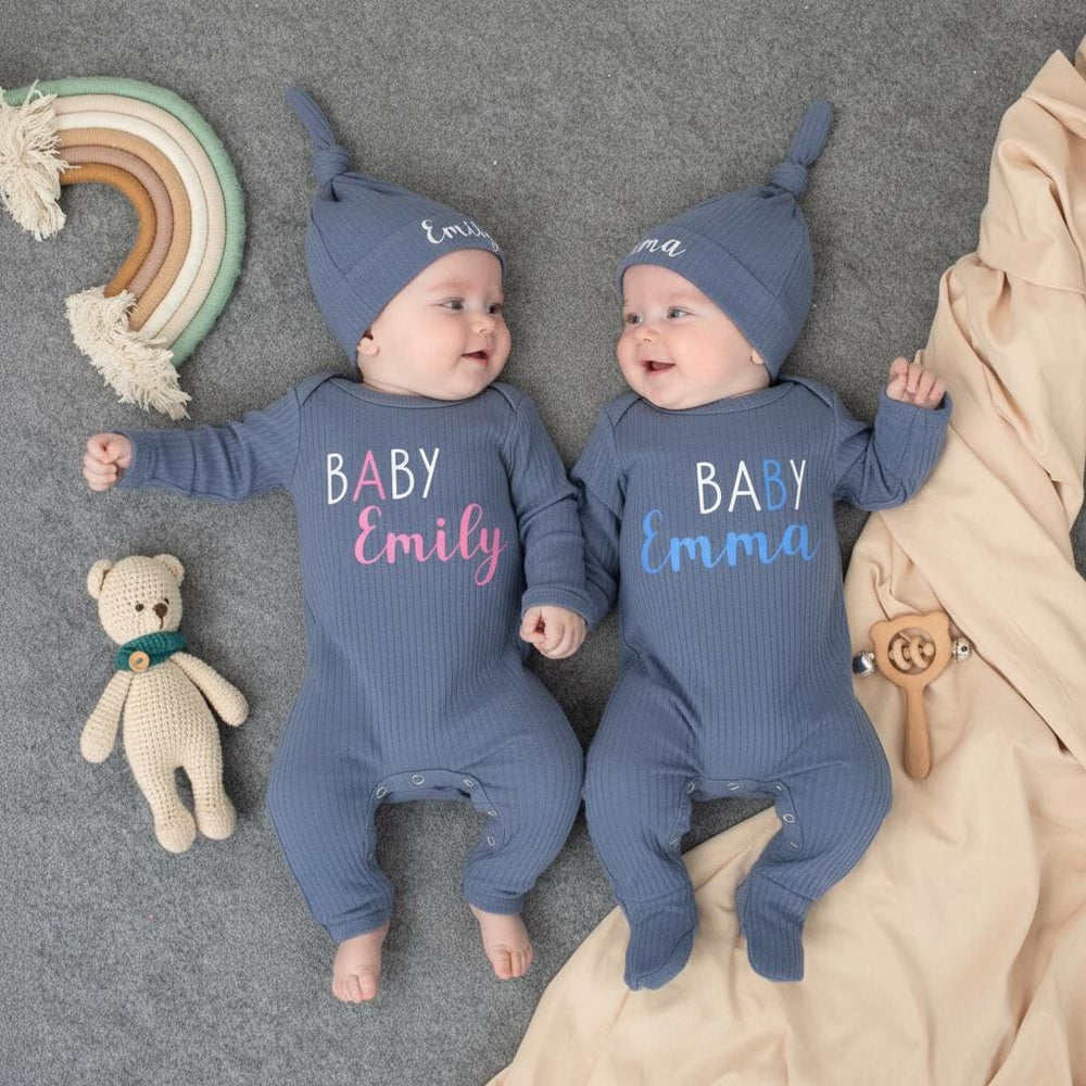 Personalized Twin Baby Bodysuit and Hat Set with Custom Names Modern Minimalist Design Coming Home Outfit Baby Shower Gift