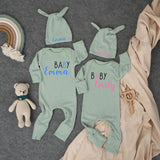 Personalized Twin Baby Bodysuit and Hat Set with Custom Names Modern Minimalist Design Coming Home Outfit Baby Shower Gift