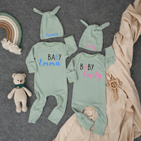 Personalized Twin Baby Bodysuit and Hat Set with Custom Names Modern Minimalist Design Coming Home Outfit Baby Shower Gift