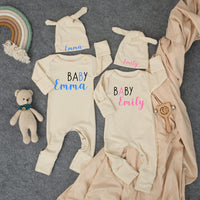 Personalized Twin Baby Bodysuit and Hat Set with Custom Names Modern Minimalist Design Coming Home Outfit Baby Shower Gift