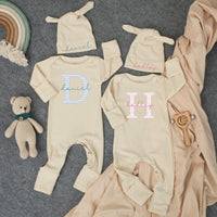 Personalized Twin Coming Home Outfits with Custom Names Pink and Blue Design Newborn Baby Gift Set Bodysuit and Hat for Boy and Girl Twins