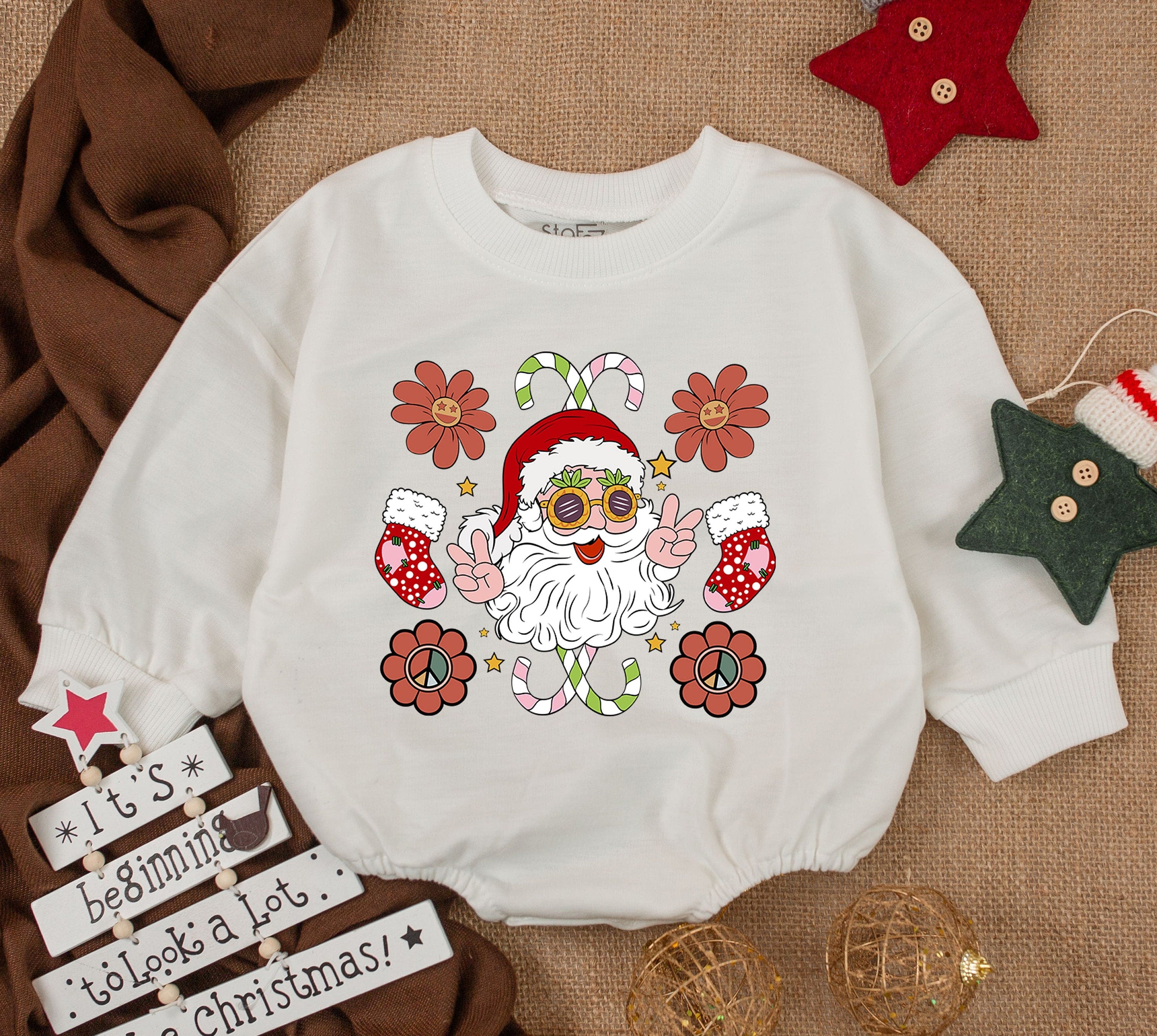 Retro Santa Baby Romper for 1st Christmas Infant Holiday Outfit Playful Vintage Design with Sunglasses Candy Canes Polka-Dots Stockings