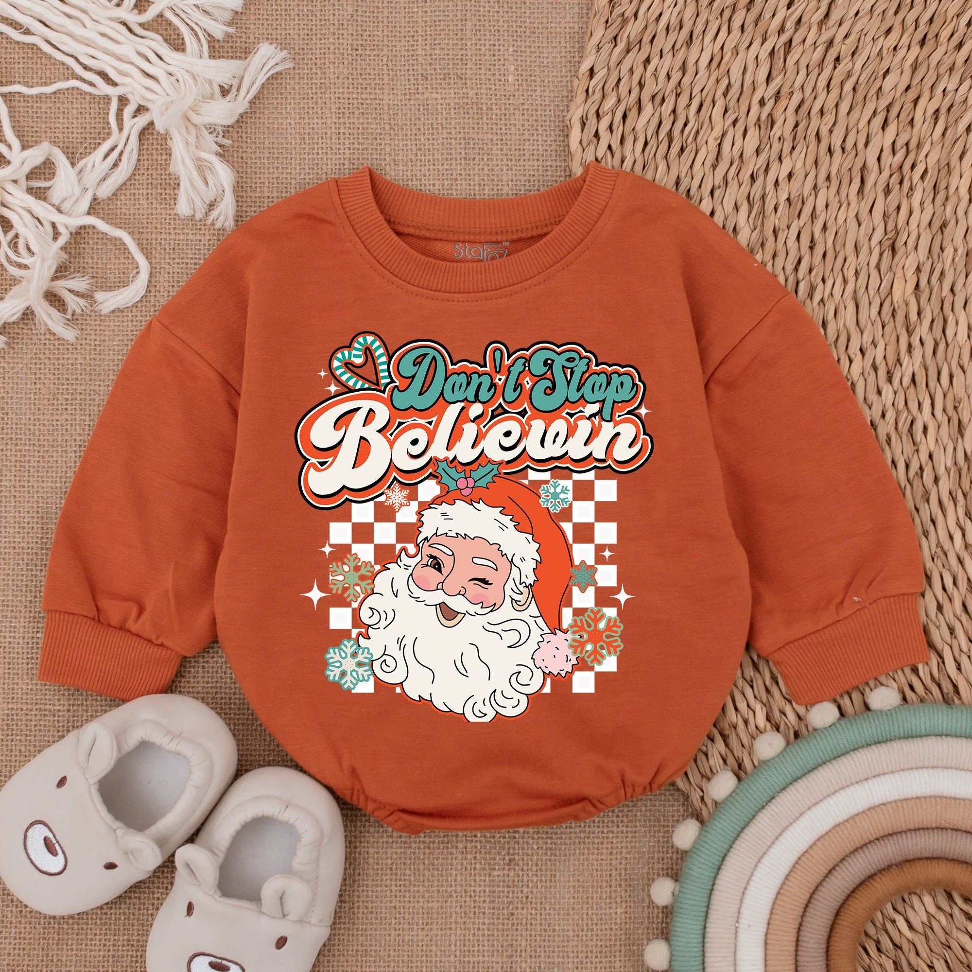 Retro Santa Baby Romper Don't Stop Believin' Christmas Outfit Infant Holiday Bodysuit Soft Cotton Long Sleeve Cozy Gift for First Christmas