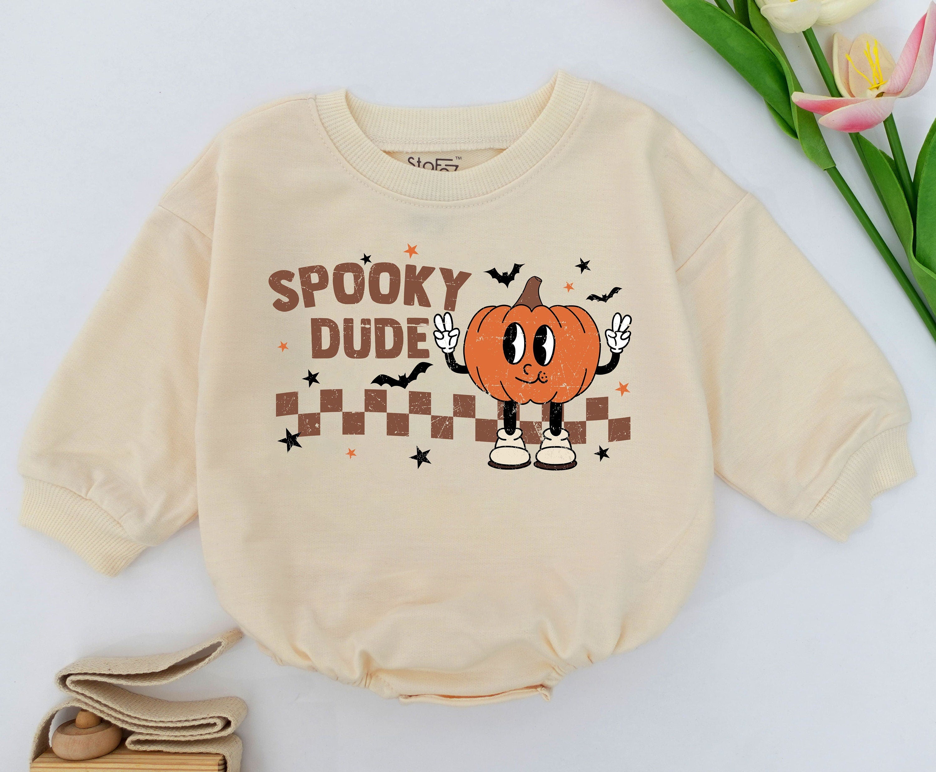Spooky Dude Pumpkin Baby Romper with Retro Checkered Pattern for Halloween Fun Soft Cotton Infant Outfit Autumn Colors Boy Girl Gift