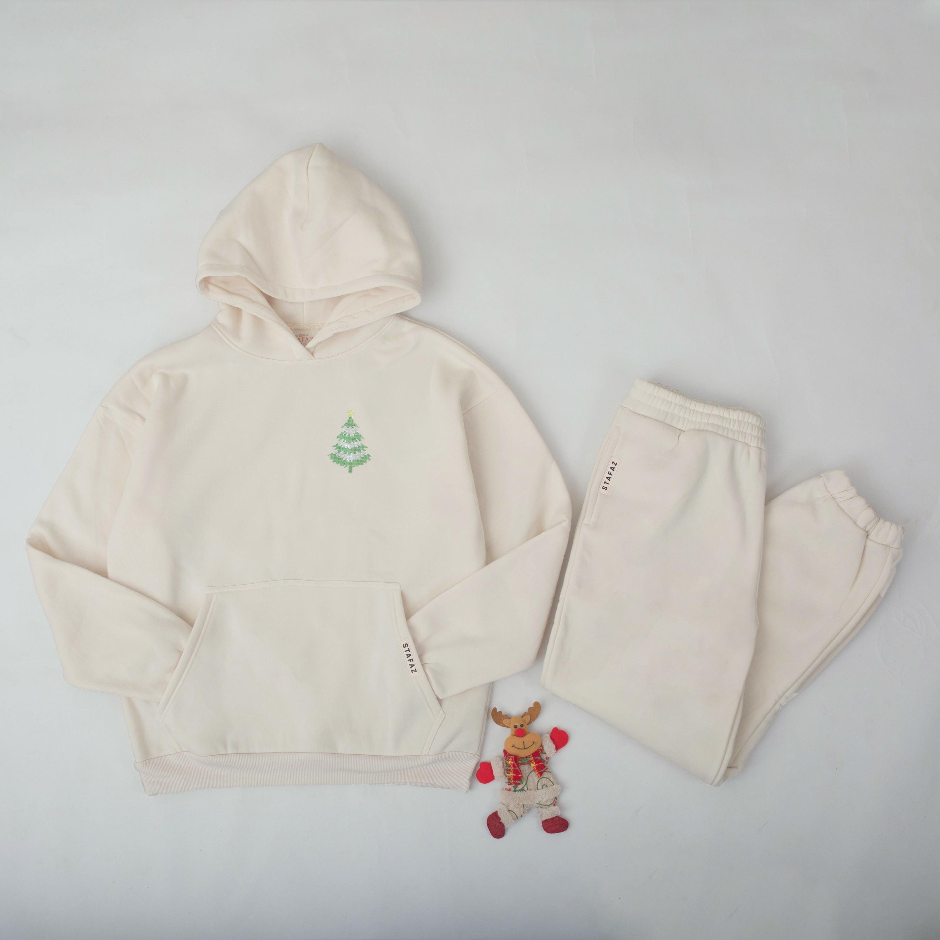 Vintage December 25 Christmas Hoodie with Green Tree Graphic and Bold Red Numbers Holiday Sweatshirt Soft Comfortable Festive Style